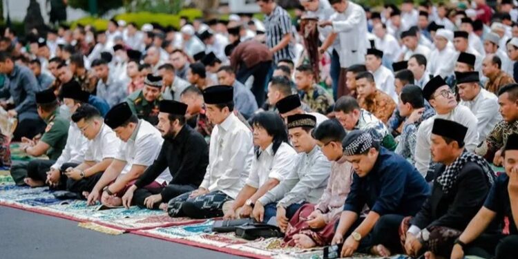 Presiden Joko Widodo Melaksanakan Sholat Idul Adha di Istana Kepresidenan Yogyakarta