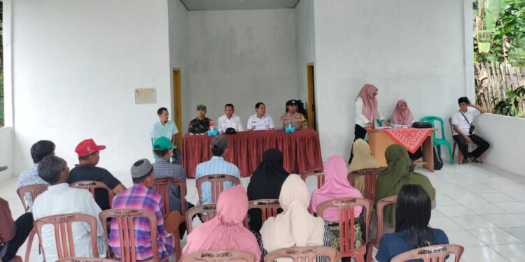 Masyarakat Desa Gedung Nyapah Menerima Bantuan Langsung Tunai Ekonomi Extrem
