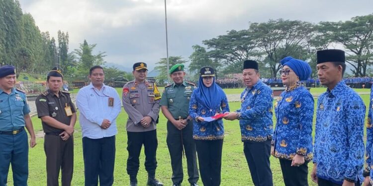 Pemkab Tanggamus Mengelar Upacara Hari Kelautan, Koprasi dan Hari Anak Nasional