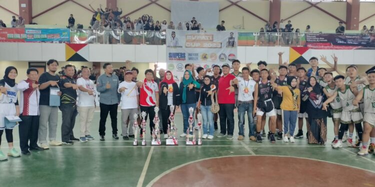 Bupati Tanggamus Menutup Kejuaraan Kompetisi Basket Ball Bupati CUP