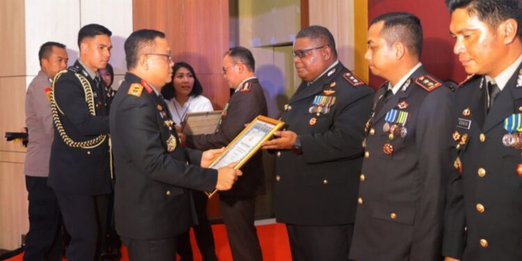 Polres Tulang Bawang Raih Penghargaan Pelayanan Publik Terbaik Polda Lampung