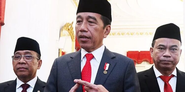 Presiden Joko Widodo Perintahkan Menkomifo Budi Arie Setiadi Tuntaskan Proyek BTS