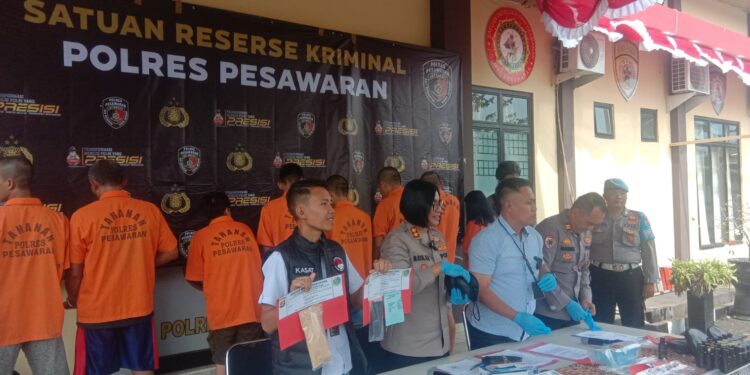 Polres Peswaran Tahan Pelaku Tipu Gelap dan Seret Nama Penampung Kosmetik Hasil Kejahatan