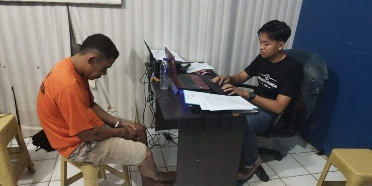 Petugas Polsek Abung Surakarta, Lampung Utara Tangkap Pengedar Narkoba Jenis Sabu-Sabu
