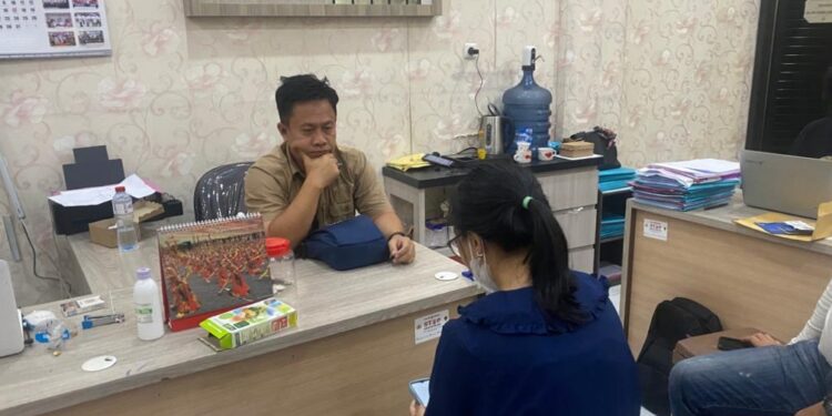 Anggota Polres Pesawaran Tangkap Ibu Satu Orang Anak Pelaku Penipuan Ratusan Juta di Daerah Jember