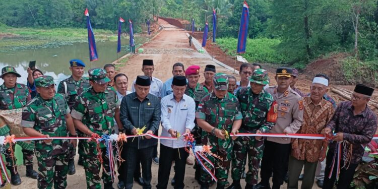 Pangdam II Sriwijaya Tutup Kegiatan TMMD Ke-117 di Wilayah Lampung Utara