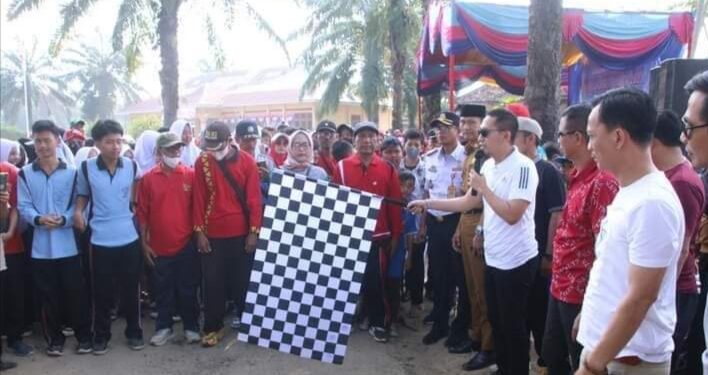 Ribuan Masyarakat Kecamatan Abung Semuli, Mengikuti Jalan Sehat Untuk Memeriahkan HUT RI Ke-78