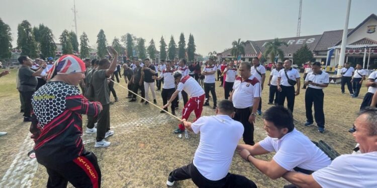 Meriahkan HUT Kemerdekaan RI Ke-78 Polres Lampung Utara Gelar Olah Raga Bersama