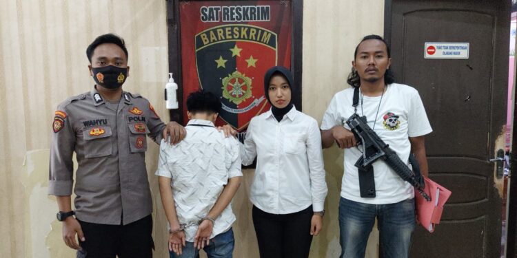 Seorang Wanita DPO Kasus Curas Sepeda Motor Ditangkap Petugas Polsek Wonosobo dan Tekab 308 Polres Tanggamus