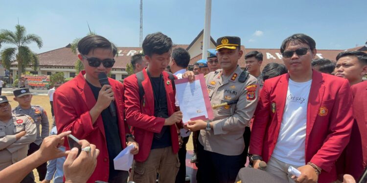 Polres Lampung Utara Amankan Aksi Damai Solidaritas Ikatan Mahasiswa Muhammadiyah Kotabumi