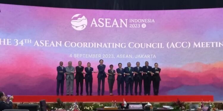 Menteri Luar Negeri Indonesia, Tegaskan Negara ASEAN Harus Siap Ambil Keputusan Yang Berani