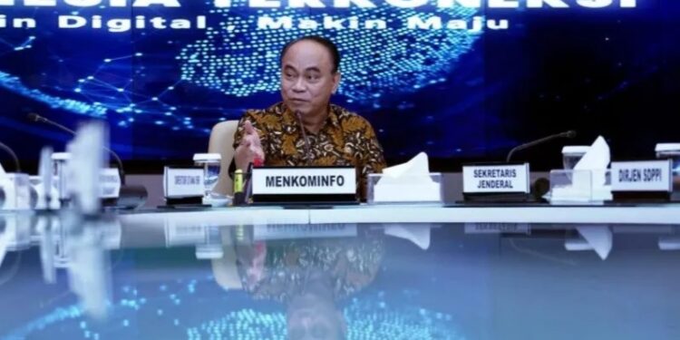 Menkominfo Siapkan Surat Edaran Resmi Ajak Operator Seluler Perangi Judi Online
