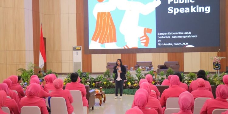 Polda Lampung Gelar Seminar Publik Speaking Menyambut Hari Humas Polri Ke-72