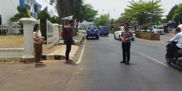 Seorang Pelajar Mengalami Luka Korban Lakalantas Sepeda Motor Dengan Mobil Toyota Kijang