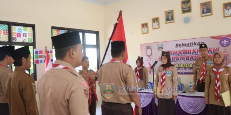 Ketua Kwarcab Pramuka Pesisir Barat Lantik Pengurus Mabiran, Kwarran dan LPK Kecamatan Bengkunat