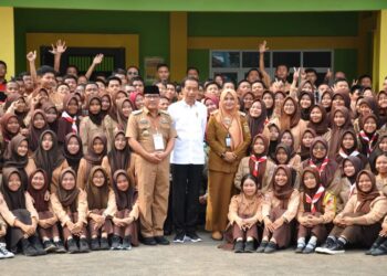 Joko Widodo Tinjau Fasilitas Pendidikan di Kota Metro Saat Kujungan Kerja Ke-Lampung