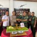 Jajaran Polres Lampung Utara Datangi Makodim 0412 Berikan Nasi Tumpeng Dalam HUT TNI Ke-78
