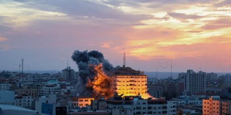 Korban Tewas Akibat Serangan Udara Israel di Gaza Ratusan Orang