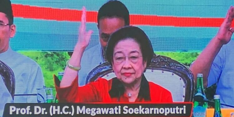 Megawati Umumkan Mahfud MD Sebagai Bakal Cawapres Pendamping Ganjar
