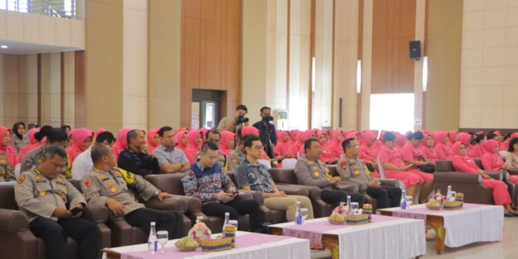Polda Lampung Gelar Ceramah Kesehatan Nyambut Hari Gerak Bhayangkari Ke-71