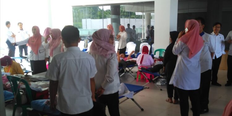 Pemkab Pesisir Barat Adakan Kegiatan Donor Darah Dalam Rangka HUT Kopri Ke-52