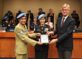PBB Berikan Penghargaan Kepada Seorang Anggota Polwan Dari Indonesia