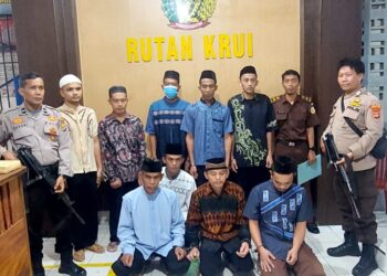 Anggota Satmapta Polres Pesibar Giat Pengawalan Tahanan Jalani Persidangan Dari Rutan Ke-Pengadilan