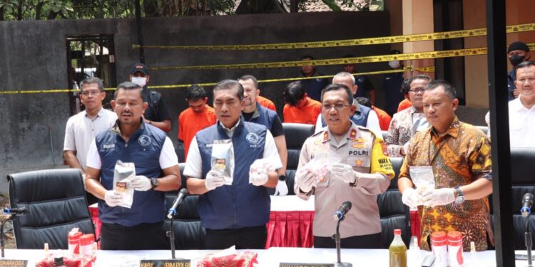 Bareskrim Polri Bongkar Peredaran Gelap Narkoba Modus Keripik Pisang