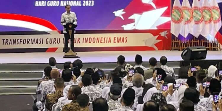 Presiden Jokowi Katakan Sebanyak 544 Ribu Guru Honorer Lolos Seleksi ASN PPPK di Tahun 2021-2022
