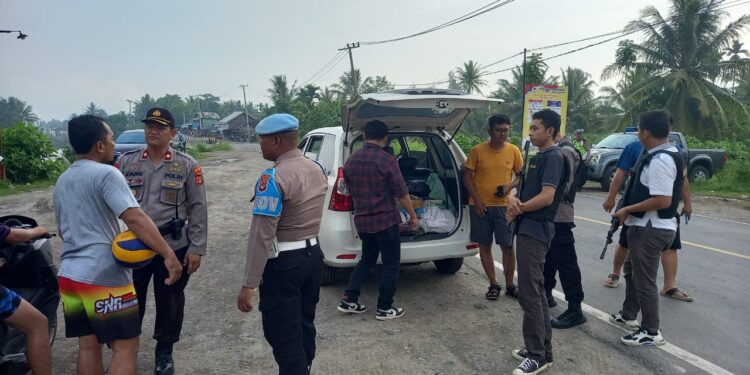 Polres Pesisir Barat Lakukan Penyekatan dan Razia Kendaraan Pasca Terjadi Tahanan Polda Kabur