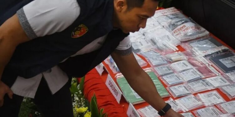 Otoritas Jasa Keuangan Blokir Ribuan Rekening Judi Online