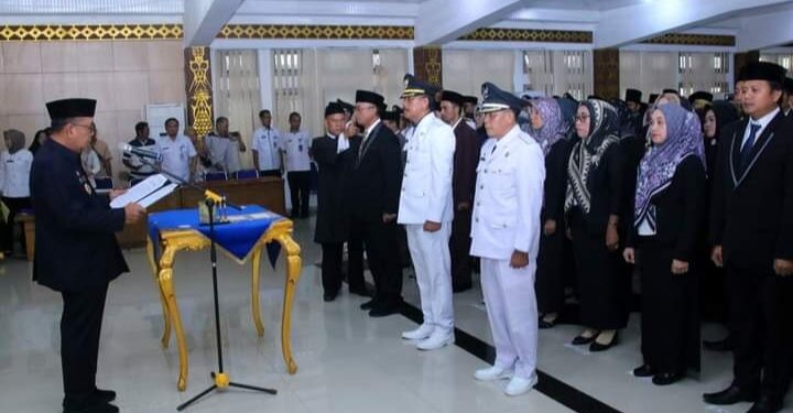 Ratusan Pejabat Eselon di Lingkup Pemkab Lampura Dilantik Sumpah Jabatan
